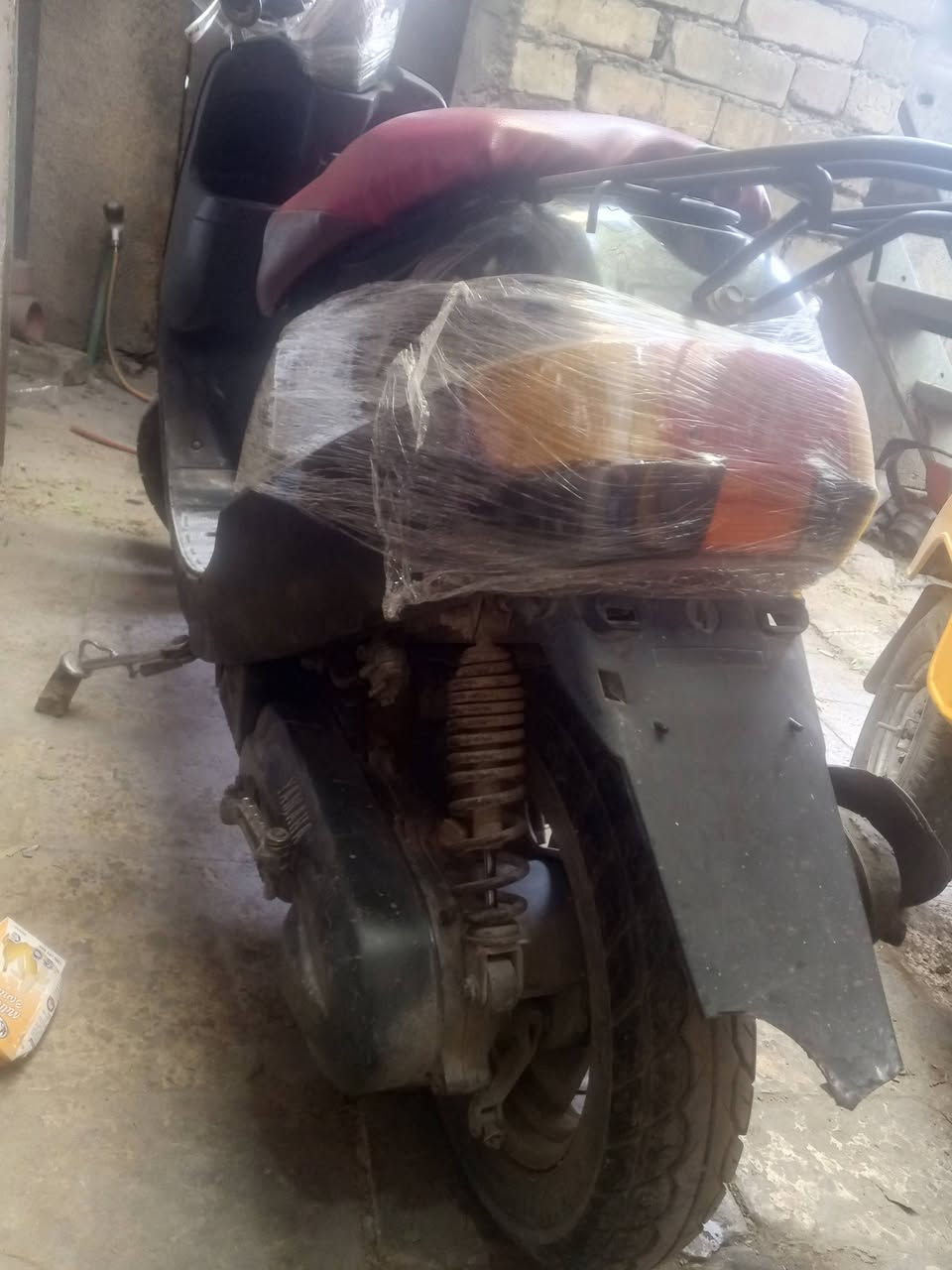 ب (250) وبيها مجال دراجه بطه هندر واحد كلش جديده بيها شخوط بل بچم ونقصها باتري دراجه معدل ودبلات جدد طستها ناعمه نضيفه كلش استفسار *********** (علي)
