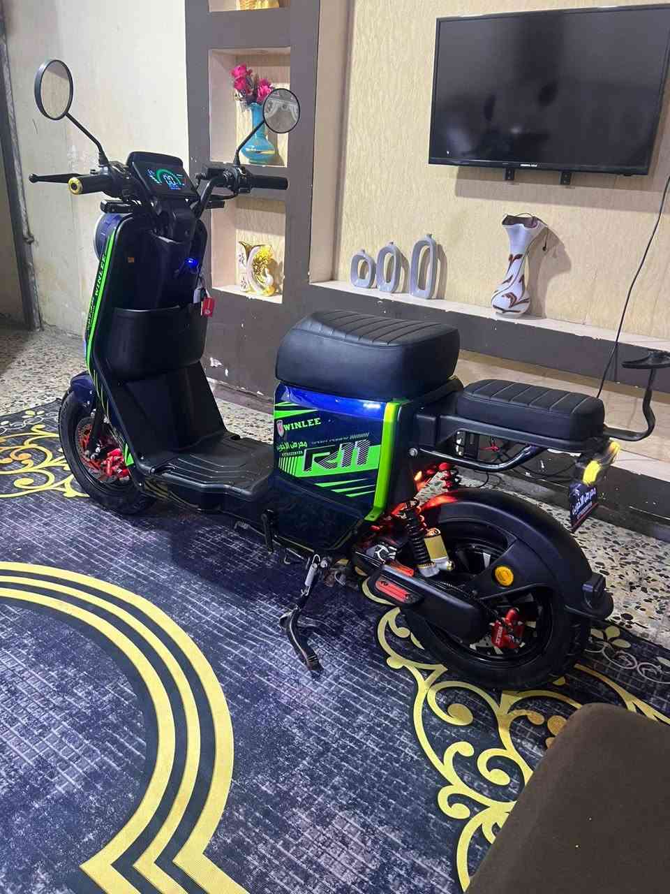 سلام عليكم عيوني دراجه جديده جديده موديل ٢٠٢٦ استخدام شهر ونصف  ماخذه من الوكيل بلعشار ب٦٥٠بطاريات اكبر شي ٣٢ امبير عدد ٥ فول موصفات كهربائيات كلهه شغاله اربع نمر سرعه ١٠٩ لايت ثلجي عالي ناصي اشاير دبل اشاره وبعد من هل اموري نشرات مانشرات وره وكدام كله شغال رايدهه ب ٥٠٠ وهاذ رقمي *********** مكاني بصره جنينه
