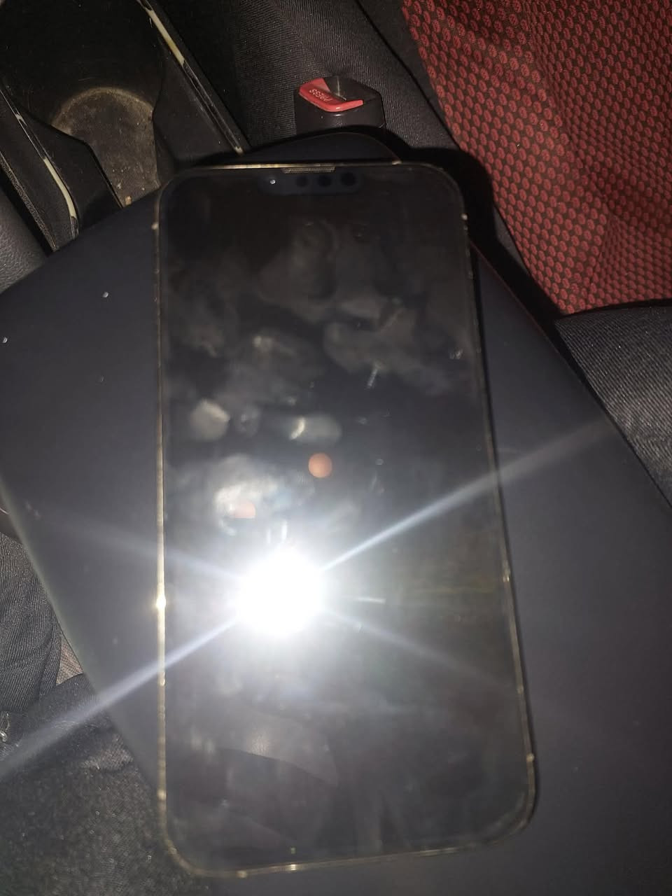 ايفون 13برو ماكس ذاكره 256 بطاريه 100‎%‎ معلايه ممبدله مبدل شاشه 3 خيارات بدون غراض السعر525 وبي مجال بسيط رقمي ***********
