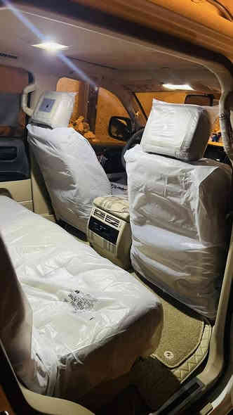 السلام عليكم 
للبيع لاندگروز ١٣ بريم فول مواصفات 
رقم بغداد كفاله عامه 
مكان بغداد السيديه هاتف ***********
