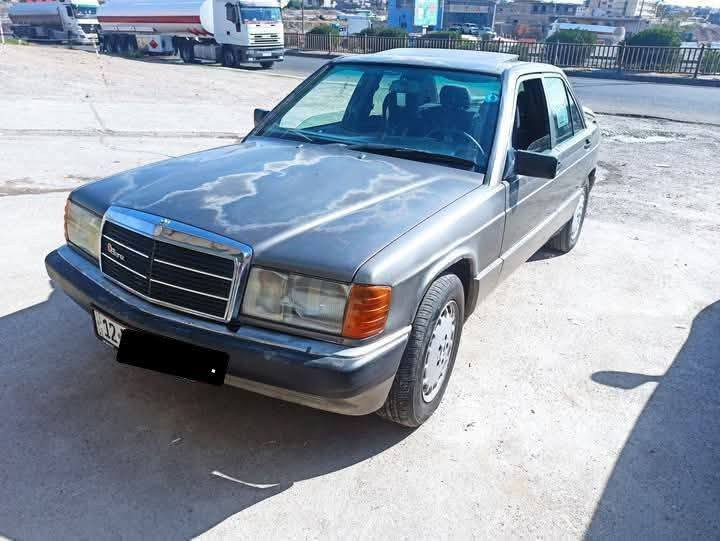 السلام عليكم
مارسدس للبيع فقط بدون مراوس
حجم 190
موديل 1990
رقم نينوى الدولي 
سنويه وهزه جديده 
 كابون بانزين 
محرك وكير شرط 
محرك 4
كير توماتيك
بدون ضرر بدون صبغ فقط جاملغ  أمامي مصبوغ والباقي كدام العين 
شرط التحويل 
السعر 49$ وبيها مجال 
***********
