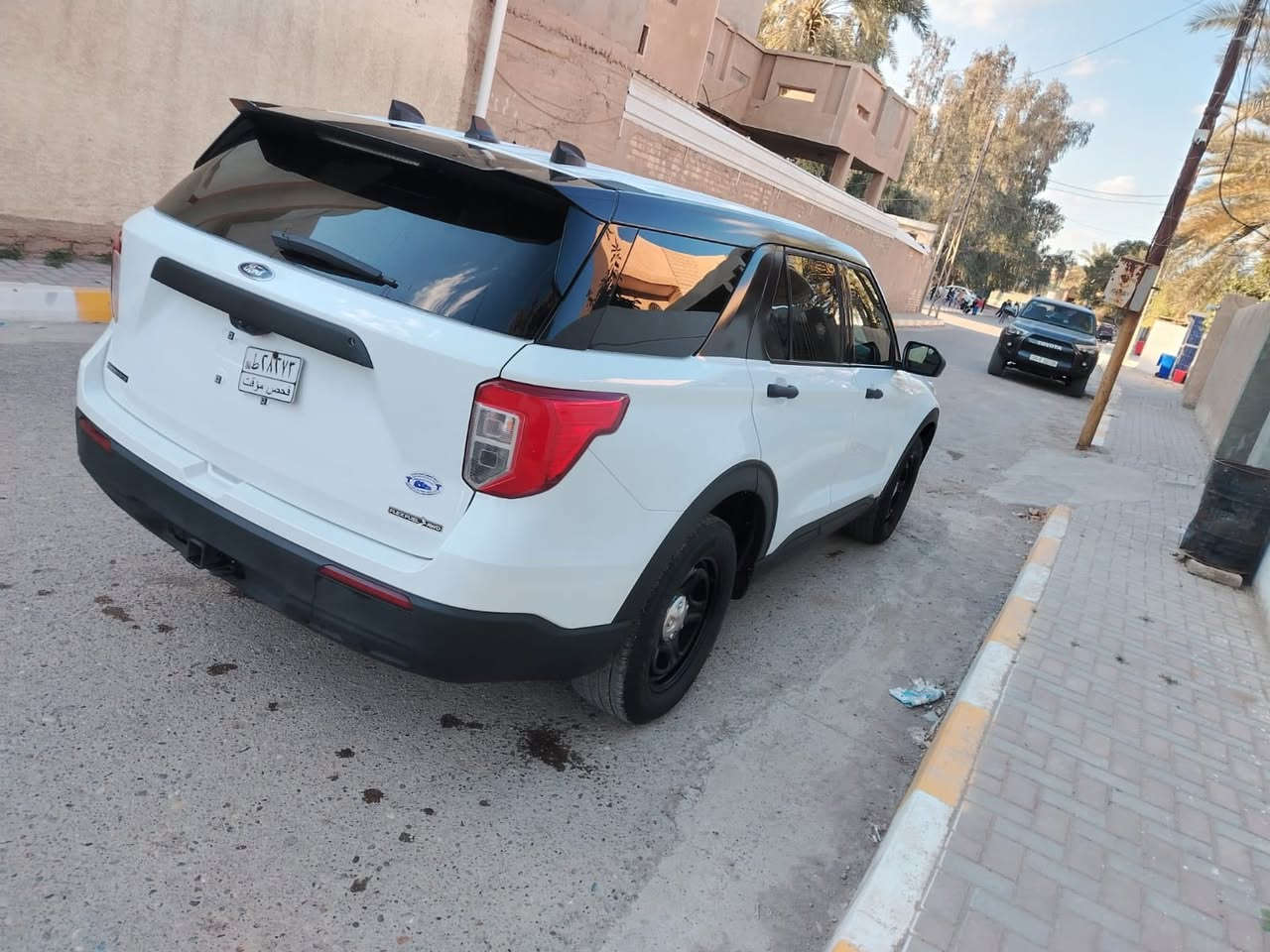 السلام عليكم

للبيع فورد اكسبلور بوليسي  2024 

وارد امريكي ضرر بسيط بيه بس البنيد مصبوغ بدون دواخل شاصي ولغد سليم 

صوّر الحادث مرفقه مع الصور 

مواصفات بوليسي 

محرك 6  حجم  3300

كير تعليك 

سيارة حلوه وجديده ضرر بسيط بيه بس البنيد صبغ يعني قطعة وحده 

السيارة حره بدون رقم 

السعر  180 وبيه مجال الشراي يخابر 

‭0773 253 3889‬
