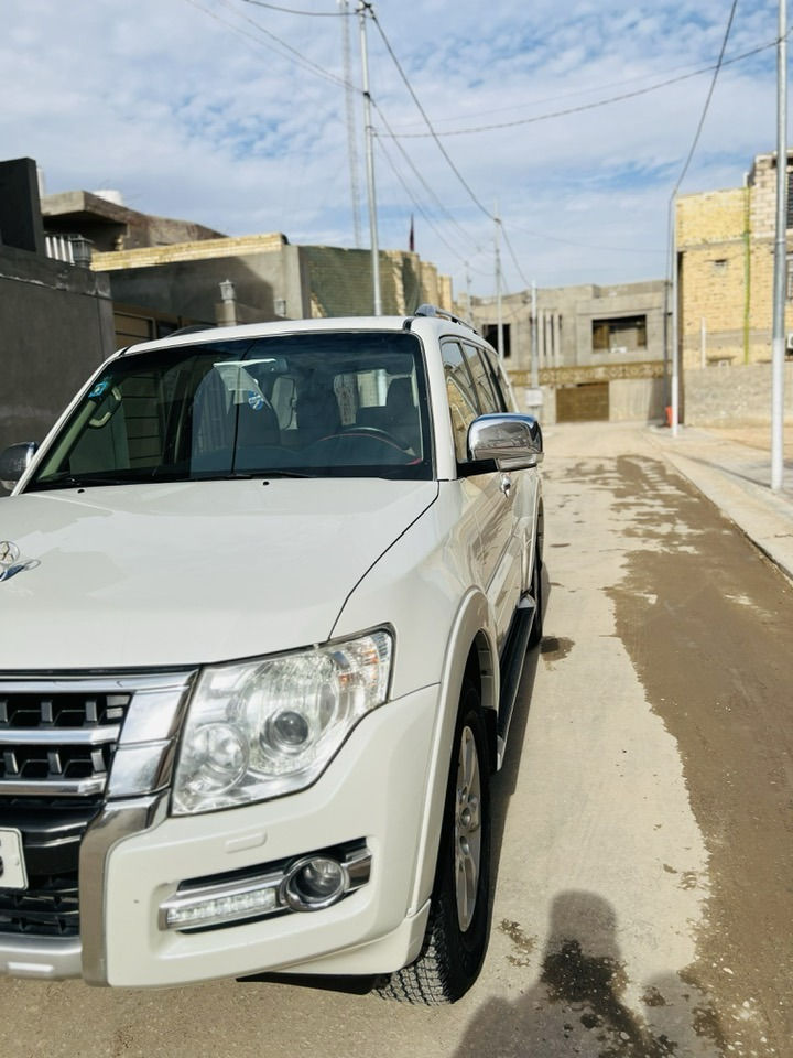 السلام عليكم
للبيع مسيوبوشي باجيرو موديل 2015 
سياره حبتور فول مواصفات مكفوله كفاله عامه من كشر وكير ومكينه ودواخل المواصفات كشنات جلد دبل كشن كهرباء داخل صاج سستم ايرباك زراك لايت كامره خلفيه دواره وحساس خلفي مري شفط ثلاجه بل جكمجه 7 راكب فور ويل 4X4 مكينه 6 سلندر 3500 السياره فول الفول للاستفسار الاتصال على الرقم *********** السعر 195 وبيه مجال
