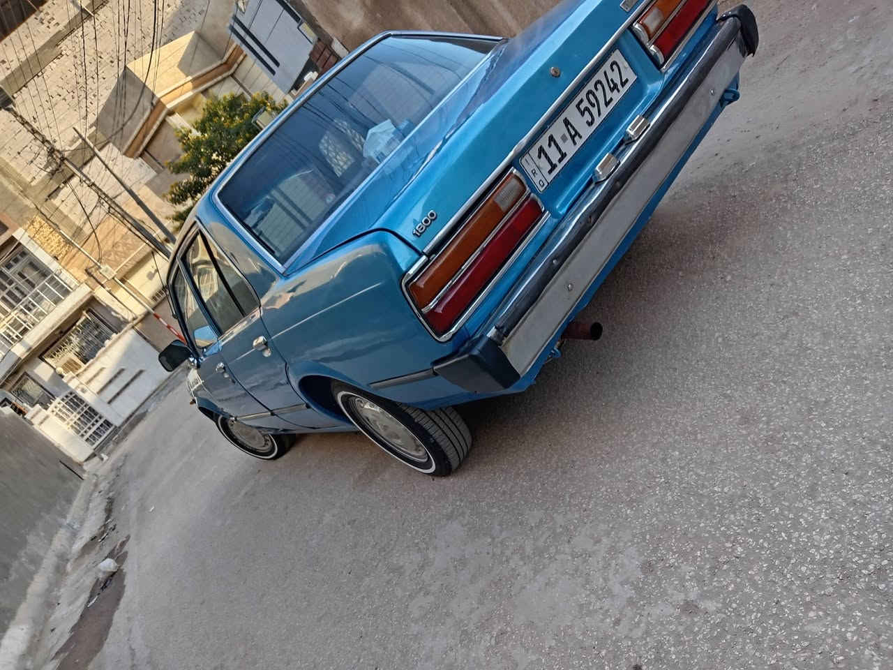 كرونه 1980 سياره مصبوغه للجماليه مكينه بلادي وكير عادي على الشركه بلادي حداديه امامي وخلفي جديد كهربائيات عل شركه تبريد ثلج رقم انكليزي بغداد شرط تحويل ***********
