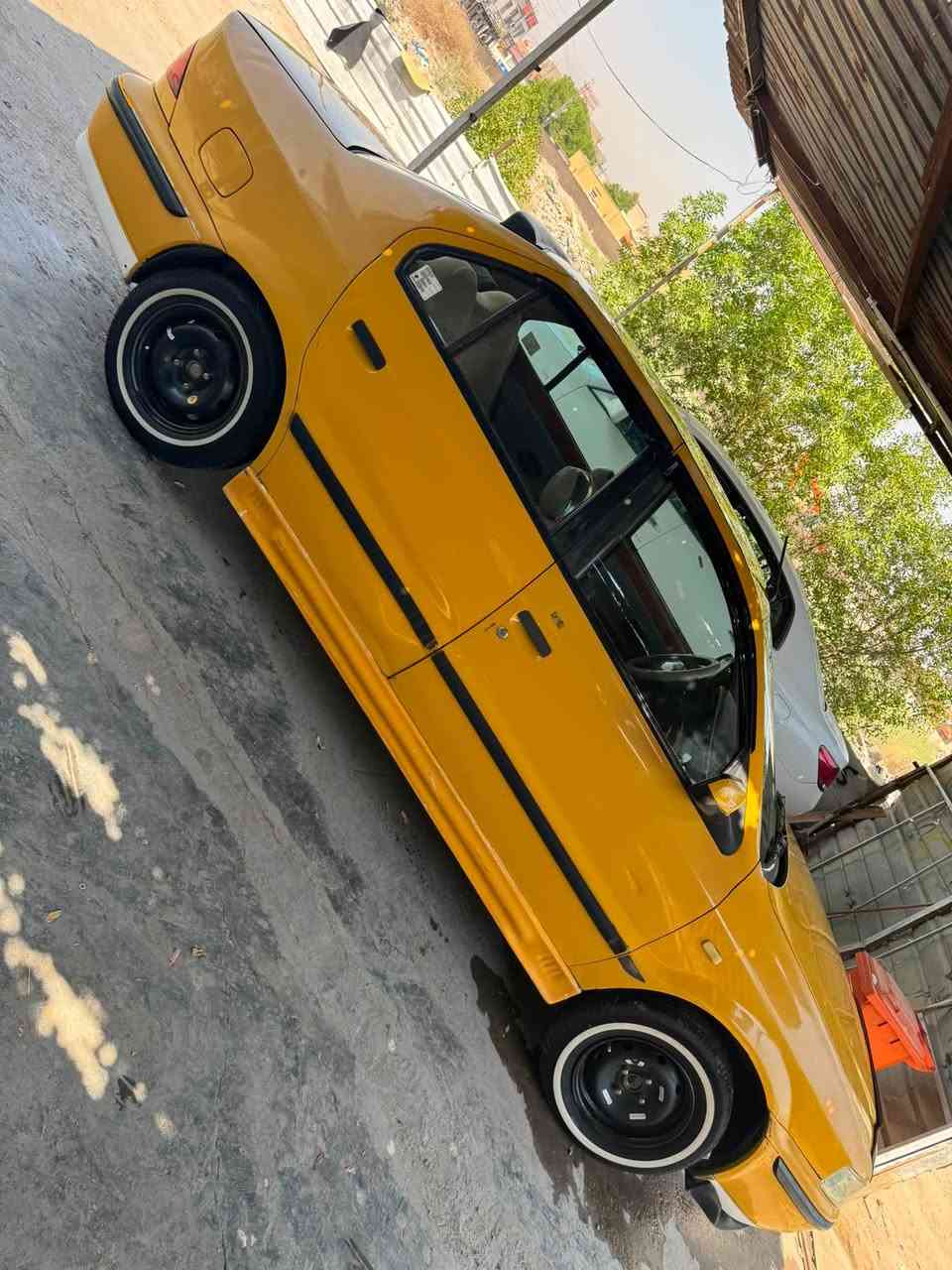 السلام عليكم 

سمند 2013 محور كورلا vvt 1600 السيارة جاهزة هاي فديو وصورها كلها شغاله تاخذها بوجهك للشارع ترايك وين متريد كير مكينه تبريد اكفلهن من اي خلل 
تبريدها ثلج مال ياباني 
بأسمي رقم انكليزي مصفرة هيئة وغرامات 
سعرها 42 بيها مجال شي بسيط 
مكاني بغداد حي الاعلام 

***********
