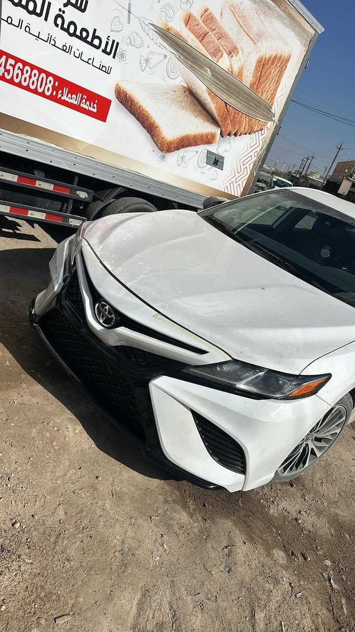 للبيع كامري 2019  لون ابيض  المواصفات se السياره كلين  بدون صبغ  رقم الهاتف ***********
