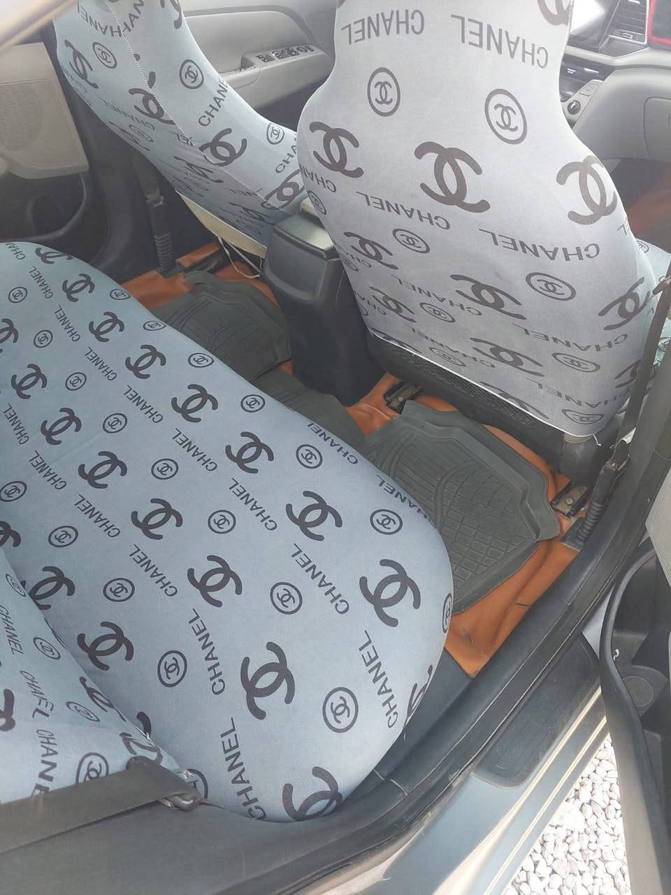 السلام عليكم اخوان اني مكلف بنشر الانتره موديل ١٧ للبيع سعرها ١٠٥ بيه ٣  قطع صبغ ونفسهن جارداد مكانه سياره بغداد الحسنيه مآل راشديه *********** الإستفسار عله رقم اخوان
