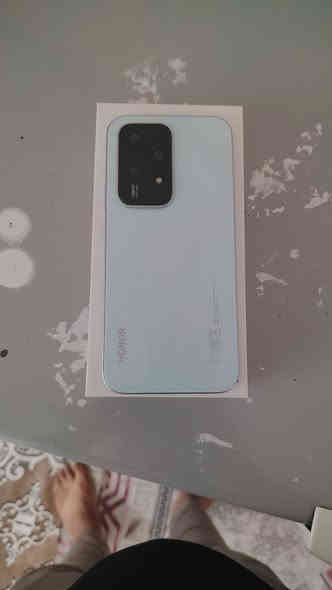 جهاز البيع صارله شهر من طالع من المحل هونر 200 ذاكره 256 العشوايه 8 جهاز مكفول من اي ب مكان المجر  ***********.  سعر 225 وبيه مجال
