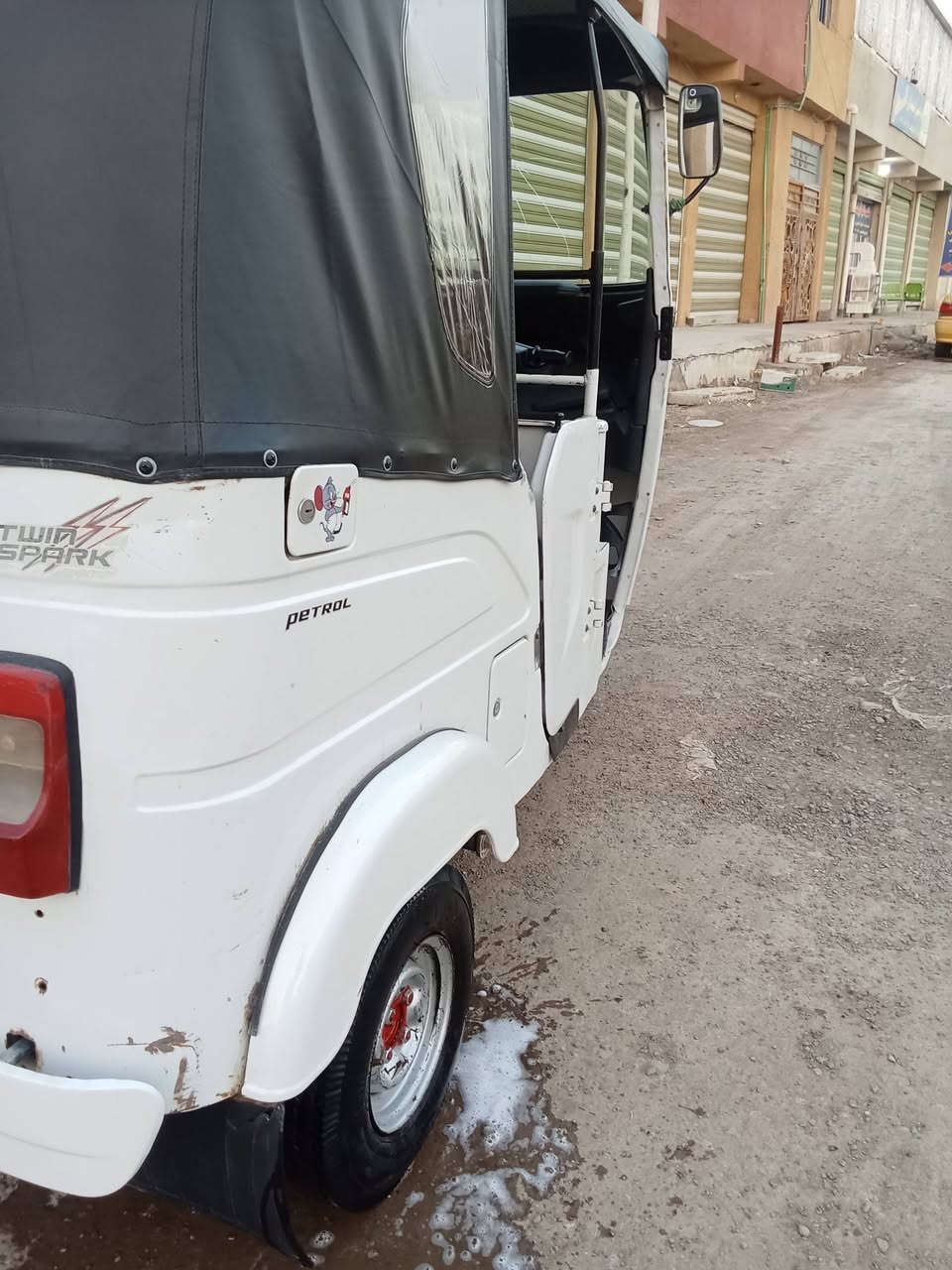 سلام عليكم تكتك للبيع 21شهر 11 مكاني بغداد شعب رقم ***********
