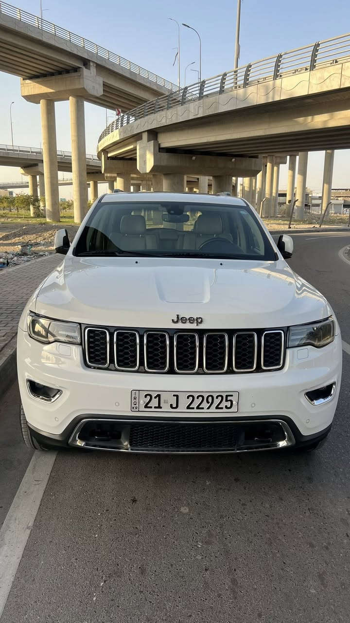 ً
جيب خليجي لمتد بلاص  2019 ثلاث شاشات 
الموديل: 2019. (خليجي) . 
المحرك : V6.  3.6L 
رقم سليمانية هزه وسنويه ورقم الجديد
السياره بيه صبغ شويه ب الباب السايق 
المواصفات :
* دفع رباعي 4x4 . 
* شاشات خلفية . 2
* مشغل اقراص CD/DVD . 
* تحذير النقطة عمياء ⚠ .
* ويل قياس 20 انج .
* سقف بانوراما . 
* شاشه كبيرة 8.4 انج . 
* نظام الخرائط (GPS) .
* ستيرن كهربائي . 
* المصابيح الأمامية زنون .
* كشافات الضباب زنون .     
* تشغيل عن بعد .
* صندوق كهربائي ..
* حفظ وضعيات الجلوس (ميموري) . 
* المقاعد الأمامية كهربائية .
* المقاعد الأمامية تبريد وتدفئة .
* المقاعد الخلفية تدفئة .. 
* حساسات أمامية . 
* حساسات خلفية . 
* كاميرا خلفية .
* تدفئة ستيرن . 
* بخاخ ماء على المصابيح الامامي..
* مرايا متحسسه للضوء العالي . 
* مانع تصادم خلفي .
* بلوتوث تلفون . 
* محدد سرعة . سقف بنوراما فتحتين
* نظام التشغيل والاطفاء الاوتوماتيكي ( Auto Start System ) .
* نظام بريك اوتماتيكي ( Auto Break System )
جديده جدا 
فول واحد ع واحد 
السعر ٢٦٨  وبيها مجال قليل
***********
