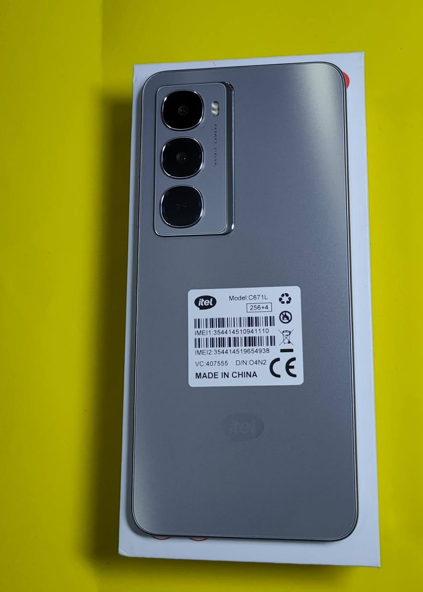 السلام عليكم ورحمه الله وبركاته
للبيع جهاز ( 100 ITEL CITY ) جهاز اخو الجديد استعمال شهرين فقط لزكة الشركة بعدها عليه نظافة مثل ما واضح بالصور الشاشة مالتو حيل جبيرة  نظيف سبب البيع صاحبو محتاج فلوس 

(المواصفات)
1_بطارية قوية بسعة 5200 mAh تدعم الشحن السريع 18 W.
2_فلاش LED قوي أمامي وخلفي .
3_معالج Unisoc T7250 ثُماني-النواة معالج محترم وسلس  .
4_ معدل تحديث شاشة  90 Hz والعرض سلس كلش .
5_ الذاكرة 256 والرام 12 گيكا يعتبر ممتاز للاستخدام .
6_ الجهاز بي معيار IP64، مما يعني أنه مقاوم للغبار ورذاذ الماء.
7_كاميرا ألاساسية بدقة 13 ميجابكسل مدعومة بالذكاء الاصطناعي (AI) تلتقط صور واضحة مع أوضاع تصوير مثل "البورتريه" و"الوضع الليلي".
8_مستشعر بصمه جانبي يستجاب باسرع مايمكن هوه وبصمة الوجة أما بالنسبة لصوتو كلش عالي .
9_الاتصال والشبكات يدعم شبكات الجيل الرابع 4G ويدعم شريحتين وكرت خارجي .
10 _يحتوي الهاتف على مستشعر الأشعة تحت الحمراء (IR Blaster) يساعد باستخدامه كجهاز تحكم عن بُعد (ريموت) للتلفاز أو المكيف.

هاي المواصفات كتبتها كدامكم والجهاز بي ضمان هم 
(سعرو 160 ألف  ) والله العظيم الله وكيكلم ماخذو أكثر من هذا السعر والجهاز بذمتي جهاز مرتب  بس لان مستعجل على بيعتو وعندي سفرة خارج العراق 
عنوان: موصل الجانب الأيمن حي الرفاعي 
التواصل اتفضل على الخاص .


**إذا كنت صاحب هذا الإعلان وتريد حذفه لأي سبب، رجاءا أرسل رسالة إلى الدعم الفني**
