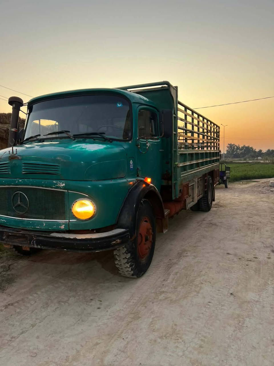 سلام عليكم سياره مارسدس مكفولة كاله عامه مداور ثاني يوم رقم بغداد بسمي رقم انكليزي *********** انتصال عله هاذه الرقم مكلف بل نشر😇
