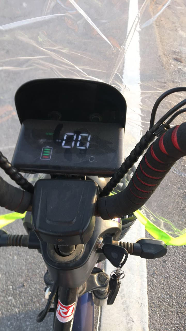 السلام عليكم
للبيع دراجه شحن بطارية ٤
حجم ٢٠ حديدة 
السعر ٢٥٠
بغداد الحسينية رقم ***********
