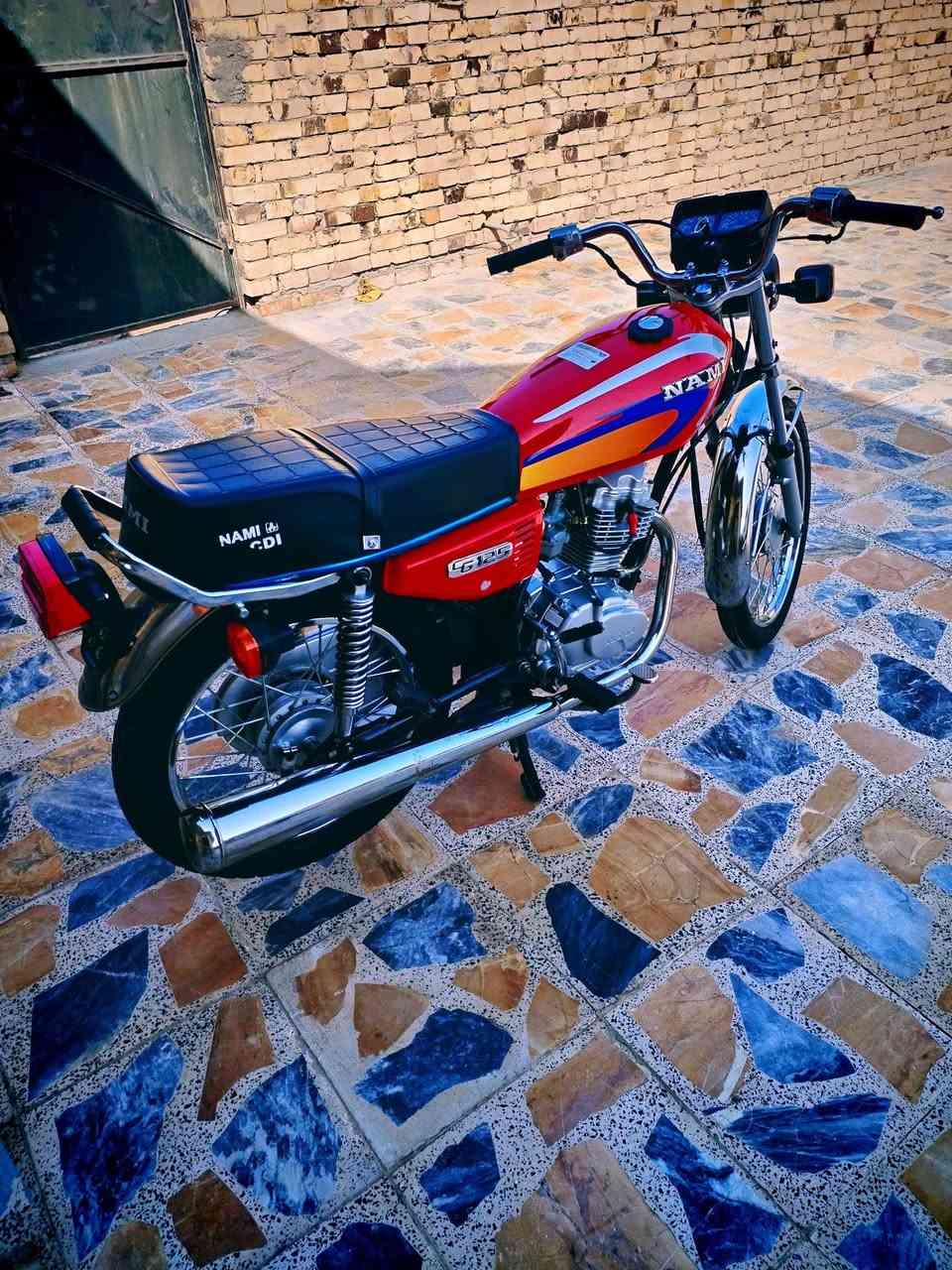 السلام عليكم دراجه للبيع اوراق اصولي 7 أوراق وكيلها سيد خلدون شلامجه الأصلي موديل 22 طالعه بل 23
مكفوله كفاله عامه السعر 1200 الاتصال على ***********
