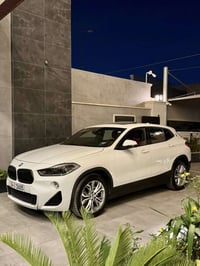 BMW X2  2020 4 سلندر اقتصادية السيارة فول مواصفات  بانوراما تحديد مسار...