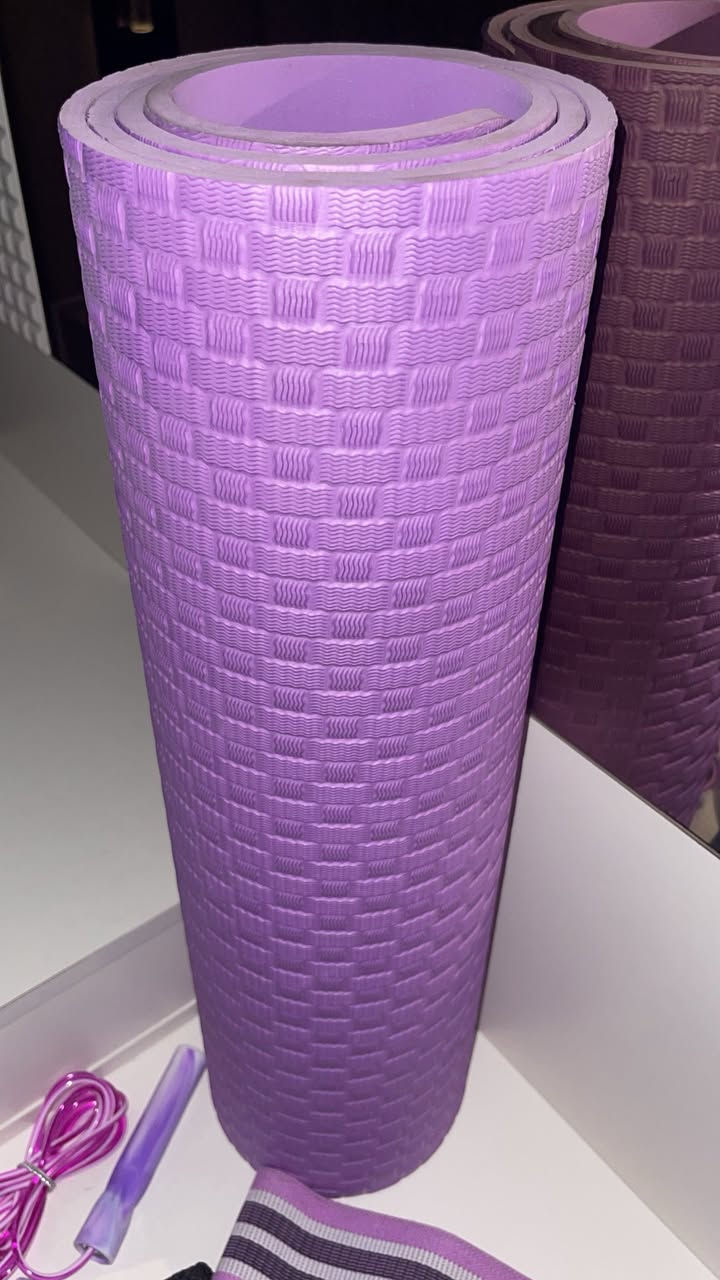 مرحبا بنات عندي ادوات جم بيت للبنات اللون بنفسجي 💜🔮بعدهم جدد والله العظيم استخدام مره لو مرتين 

دمبلص 
بساط 
كفوف 
حبل 
حزام 
اخذتهم ب ٦٠ نهايتهم ٤٠ قفل 

ومتوفر عندي توصيل ٣ لكل العراق


**إذا كنت صاحب هذا الإعلان وتريد حذفه لأي سبب، رجاءا أرسل رسالة إلى الدعم الفني**