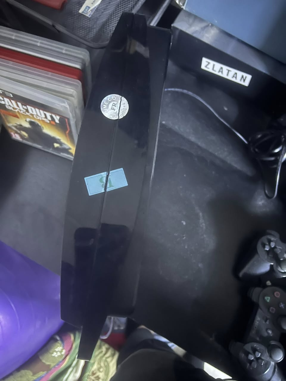 للبيع جهاز PS3  + معه ٥ ألعاب بسعر ٥٠ الف للتواصل ع الرقم الاتي : ***********
