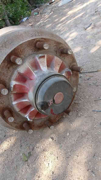 سلام عليكم دناكير عدد٢ ساف بنز كاملات بريك جاهز 
استفسار اتصال على رقم ***********
