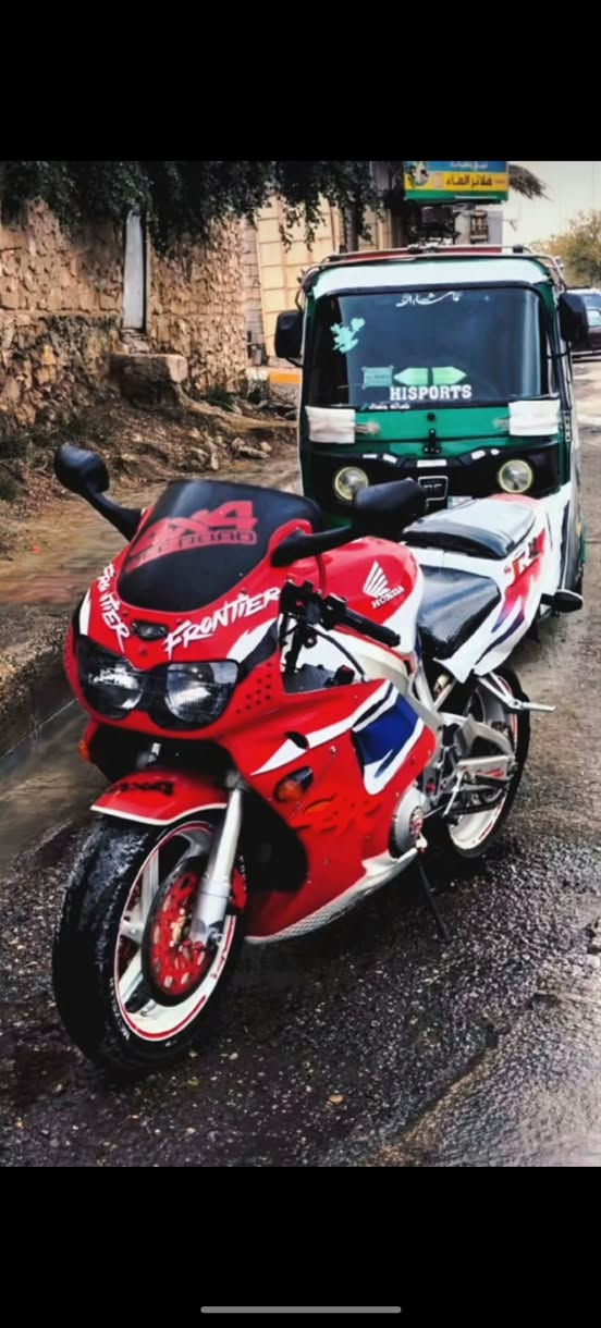 CBR 900
للبيع او مرواس حسب القناعه السعر 
15$ وبيها مجال قليل مكانها الانبار قضاء هيت
 موجود خاص 
***********
