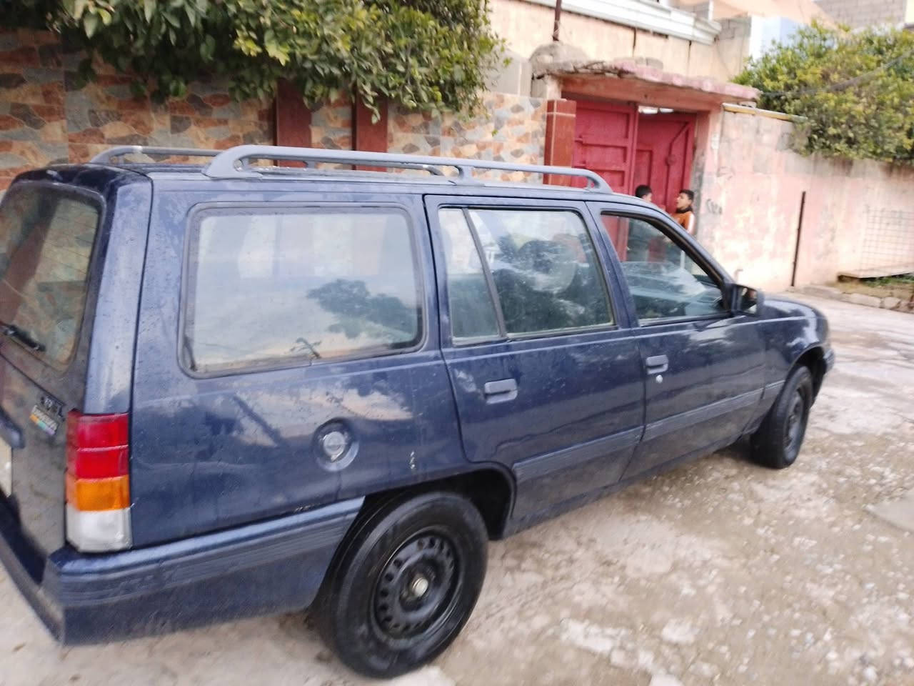 السلام عليكم
اوبل كاديت ستيشن 
موديل 1991
رقم صلاح الدين مشروع وطني 
شرط التحويل 
شرعيها موجود بتكريت 
سنويه 2024/9/22 منتهي 
كير محرك بشرط محرك مال كصه 
طخم امامي خلفي جديد 
كهربائيات كامله 
مصبوغه عام لون نيلي 
معمره دوائر الخلفيه فقط والدوسات مبدله 
( لايتات بك لايتات سكنات جدد)
عنوان موصل الايسر 
والسعر طالب عليها 34 وبيها مجال الطيبين يرهم بيع ومراوس  بيجو 
اي استفسار اتصل على الرقم 
*********** وبي واتساب
