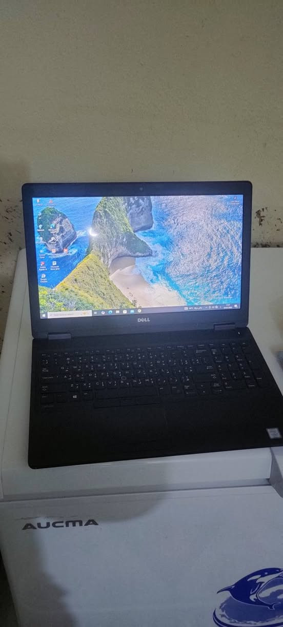 لابتوب dell للبيع المكان ديالى بعقوبة السعر 300. وبي مجال . ***********
