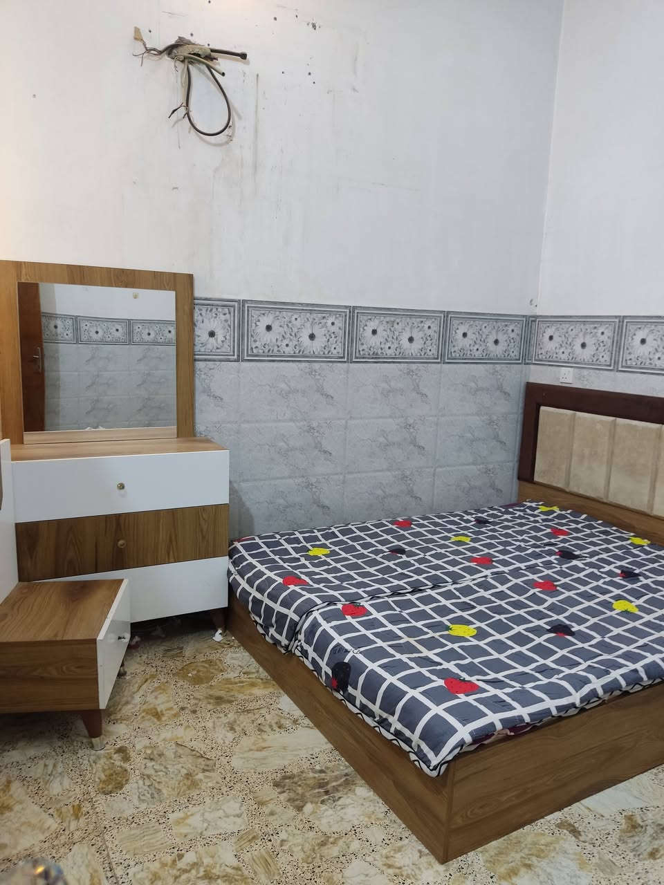 غرفه اخشاب تركيا 6 قطع
العنوان البوبيات عامود 46 
***********
