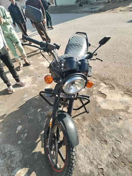 وين اليدور مكفول من التاير للتاير موديل 24 مكاني ديالى الخالص قريه الدوجمه السعر مليون و300وبيها مجال للطيبين *********** مكلف بل نشر ما متواجد خاصصصص
