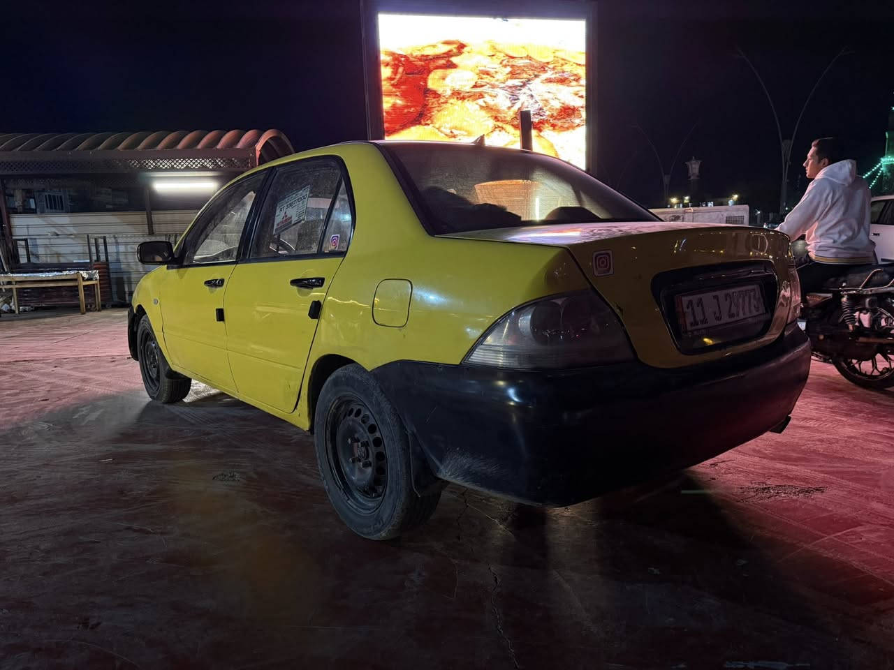 السلام عليكم
الي يدور تكسي وسعره مناسب هاي تفيده نضيفه ومال شغل 

للبيع متسوبيشي لانسر موديل 2010 رقم بغداد  هيئة مصفره خطه جوال

محرك1600 كير عادي بلاد جاهزه بدون ضرر لا لغد لا شاصي لا ايرباك

دواخله نضيفه 

 تدفئه كله شغال  

سعره63  

مكان سياره ديالى بعقوبه كنعان  

الاستفسار اتصال***********
