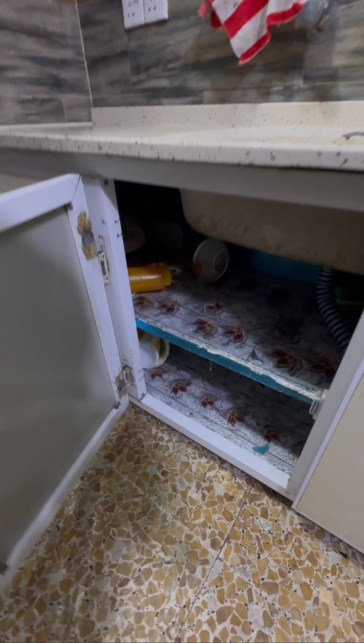 للبيع سنك مطبخ مستعمل
* الطول: مترين
* الحالة: نظيف جداً من الداخل والخارج
* النوع: مرمر قوي ومتين
* السعر: 100 ألف دينار
* لا يوجد توصيل

📍 الموقع: بغداد – مدينة الصدر – قطاع 56

للجادين بالشراء، يرجى المراسلة على الخاص


**إذا كنت صاحب هذا الإعلان وتريد حذفه لأي سبب، رجاءا أرسل رسالة إلى الدعم الفني**
