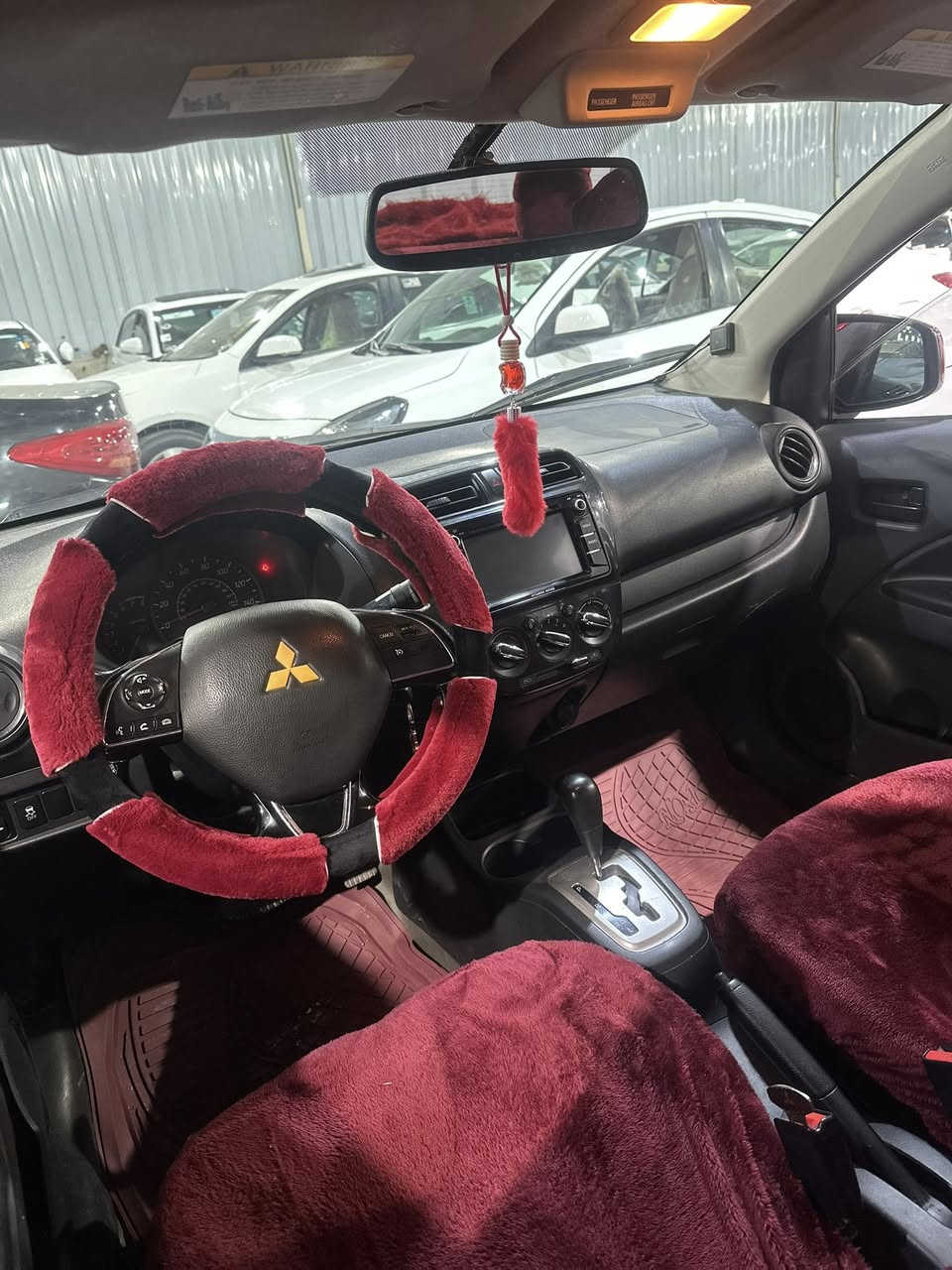 عندي ميراج
موديل2017
سياره ممكفول بدون سبغ  بيها بارد شوي
ارباگ بس سوكان 
سياره رقم سنويه جديد
و سعرها ٨٥بيها مجال قليل
رقم شمالي رقم سليمانيه
مكان اربيل
واتساپ***********
