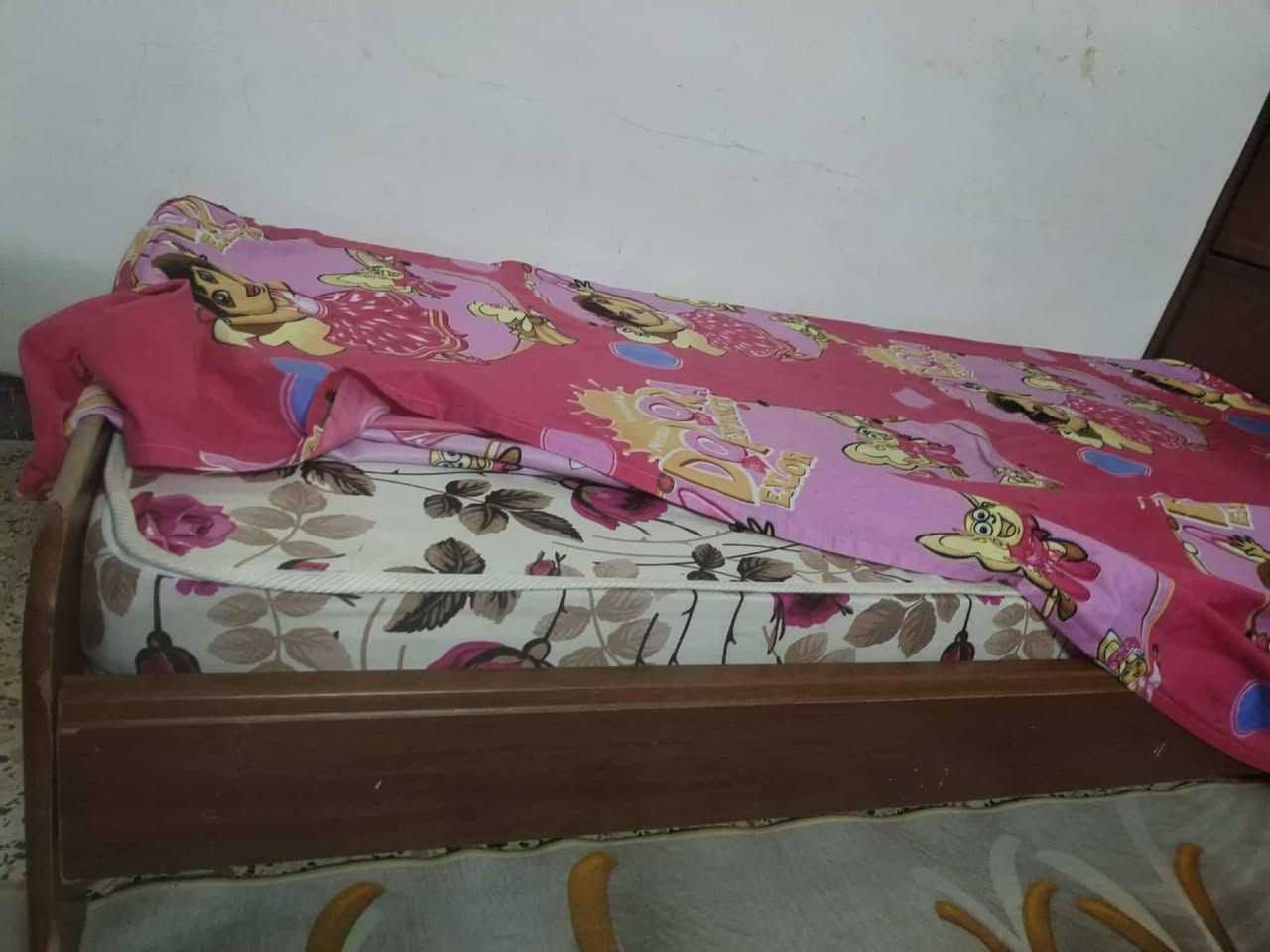 اغراض للبيع تخت نفر مع الدوشك
ودوشك كبير قياسو مذكوره
موصل ايسر /الحدباء
@الجميع


**إذا كنت صاحب هذا الإعلان وتريد حذفه لأي سبب، رجاءا أرسل رسالة إلى الدعم الفني**