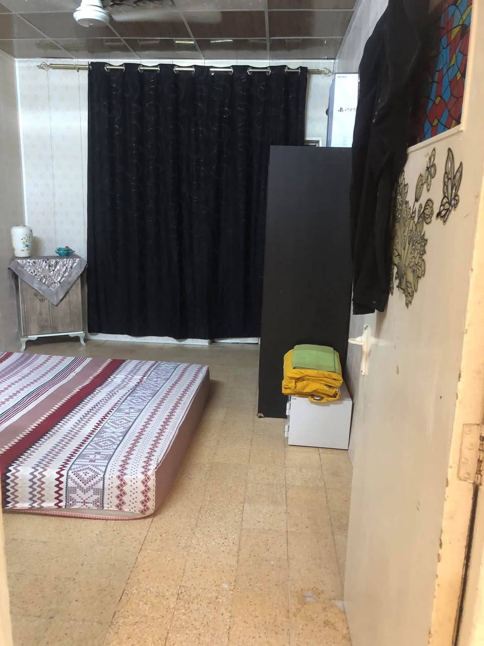 شقة للبيع في (الكرادة_ ساحة الواثق _ شارع 42)
تتكون من (صالة_ مطبخ_ حمام _ تواليت _ بالكون_ 3 غرف نوم)
الاستفسار على الخاص
***********
