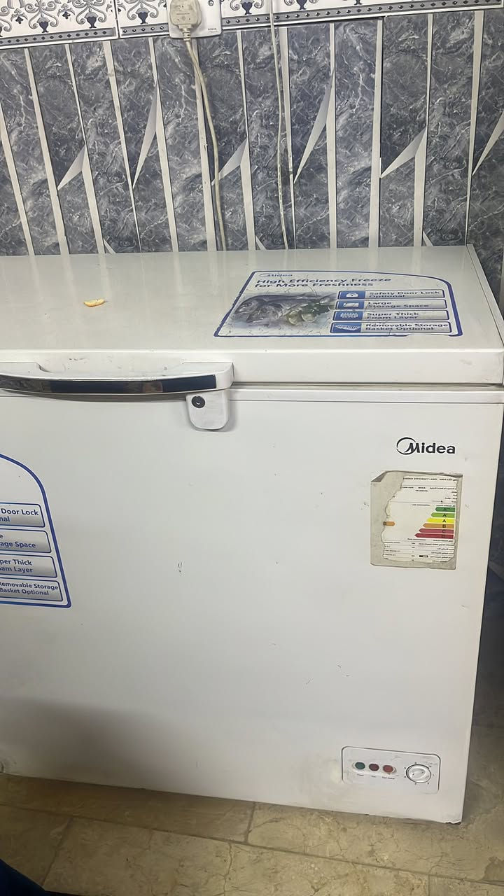 السلام عليكم مجمدات 4 وثلاجات 4 اريد أبيعهن شلعه كامله سعرهن 900 شغالات تجميد وتبريد عنواني سكينه الزراعي 2/11 *********** للاستفسار اتصلو على هذا الرقم متوفر واتساب 
ينباعن مفرد عادي همات
