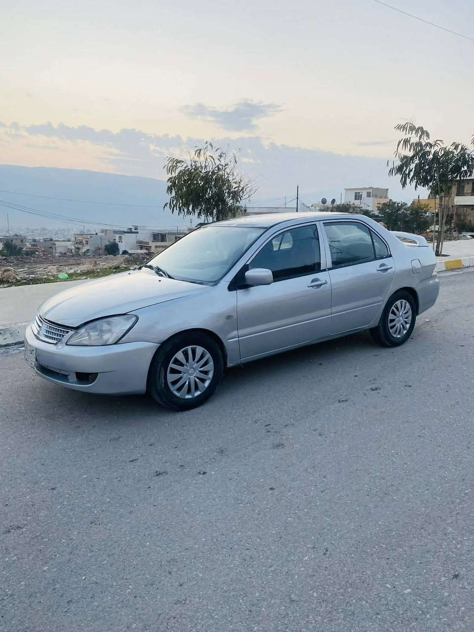 لانسەر مۆدیل ٢٠١١ گیر تۆماتیک مەکینە گەورە  گێڕو مەکینەی نەکراوەتۆ بەشەرت سەنەوی  پلاسیکە بەشەرتی ئەوالیاتو حاسیبەو پاکانەش شاشەئایپاتو کامیوە تەبریت ساردووگەرم لەسەرسویج  بەشەرت بی دەعمولێدراو بێ ساردوشوخوت یجی پێوە نیەلۆکە هەموگیانی لەسەر شەریکەماوەتۆ  بەوشەرتە  جوار تایەی تازەی بۆبسراوە  یەک دینار مەسرفی تیانیە لە دەعامیوە  بۆ دەعامی بەشەرت ئەی فرۆشم سعری 52 وەرەقە ***********.    ***********
