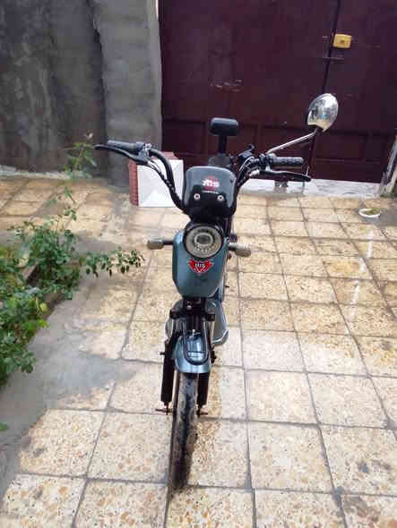 السلام عليكم للبيع دراجه شحن خمس بطريات ضعاف كمله تشتغل بس متقطع مسفات طويله كه كله شغله شاشه بلوتوث شحنه موبايل السعر 200مكاني مقابل منشاه نصر ***********
