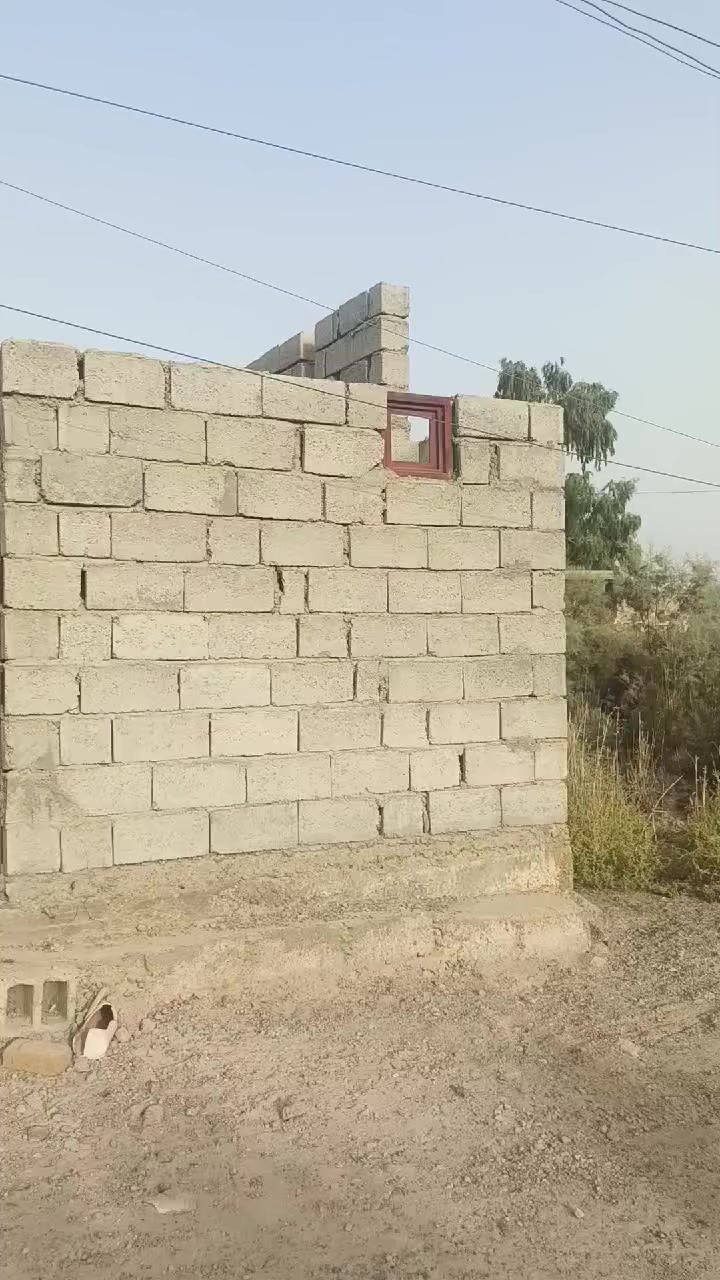 يا الله السلام عليكم ورحمه الله وبركاته هيكل للبيع🔑 طابو زراعي سند٢٥البيت مدخلين يحتوي ع طرمه ومرافق خارجيه وصاله وحاولي ومطبخ وغرفه نوم وصحيات داخليه ومنور مساحته١٠٠متر البيت ويا الابواب ملاته كامله مال الصاله والمنور والمدخل سعر البيت٣٥وبي مجال بسيط للاستفسار اكثر الاتصال ع الرقم ‏‪***********بغداد الانتصار مقابل مستشفى حمادي شهاب سابقا ضاري الفياض حاليا
