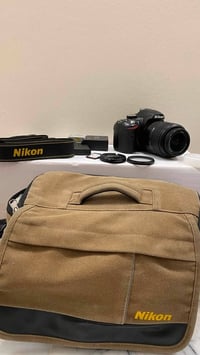 للبيع كاميرا nikon d3200 نظافة 100% وعدستها (mm18-55 )standard lens ki...