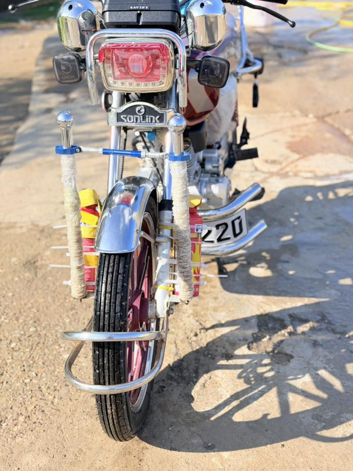 سلام عليكم سيفان موديل 2022مكفوله كفاله عامه نضافه فول العنوان ديالى العبارة السعر 700وبيها مجال قليل ***********
