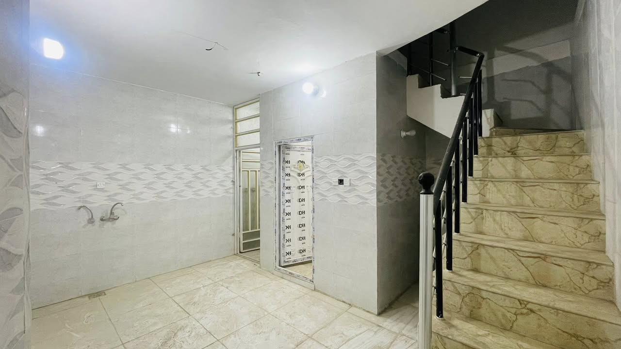 السلام عليكم 
للايجار 
مشتمل 55 متر جديد وجاهز زيرو 
خلف طرشي السلام قريب الشارع العام
يحتوي على استقبال ومطبخ وخدمات وغرفة نوم وسطح 
سعرة 400 قفل والله يرزق الجميع
***********
