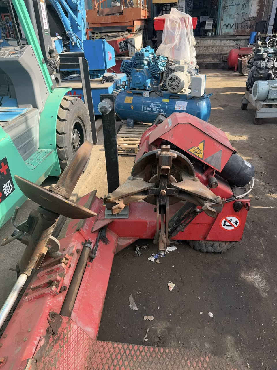 خالعه ايطالي حجم 26 🇮🇹
عنوان بغداد باب الشيخ محلات النور 

***********
