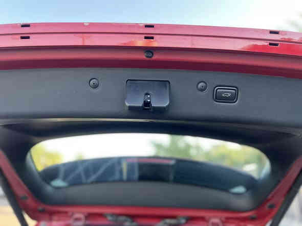 السلام عليكم 
للبيع سبورتج جيتي لاين 

الموديل 2021 خليجية
 مكفولة من الصبغ و البارد و التبديل
المواصفات :
بانوراما
محرك 2000 دوش 
تشغيل بصمة + ابواب + تشغيل عن بعد
هاندبريك بصمة + اوتو هولد + مانع انزلاق + مانع انحدار + درايڤ مود
صندوگ كهرباء + ذكي 
شاشة چبيرة نڤكيشن + كاميرا داورة
تبريد بيانو + مناخي 
كراسي جلد + كراسي كهرباء 
شاحن وايرليس للهاتف
بگلايت لد + لد نهاري زينون + بروجكتر زينون 
8 ايرباك 
ستيرن حرف D
حساس امامي + حساس خلفي + حساس مطر + حساس لايت 
نظام ترحيب
تبريد قطعتين 
ويل كب چبير
رقم بغداد الجديد

 السعر 225 و بيها مجال
السيارة جداً نظيفة وجديدة بالعافية على الياخذها 
مكاني بغداد الشرطة الخامسة

للاستفسار : *********** متوفر تواصل اجتماعي
