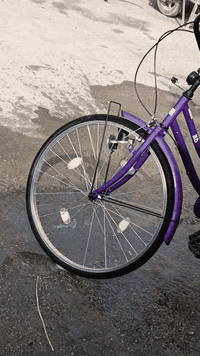 بايسكل BD لون مميز للبيع مكاني كربلاء حي الميلاد السعر 115 وبي مجال قليل الرقم *********** للتواصل
