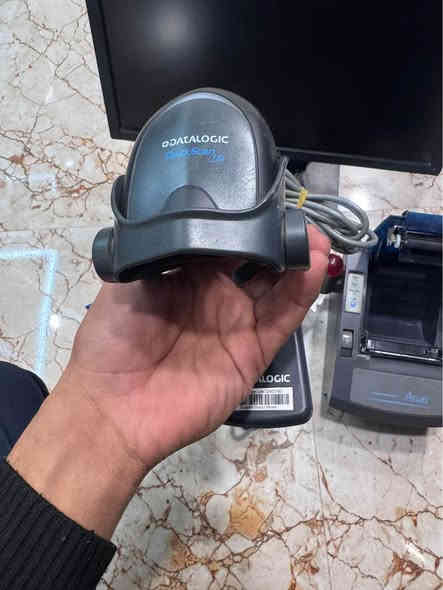 حاسبه كاشير دل نضيفه مع ملحقاتها كاشير كلش نضيفه وقليل استخدام رقم الهاتف *********** الرمادي
