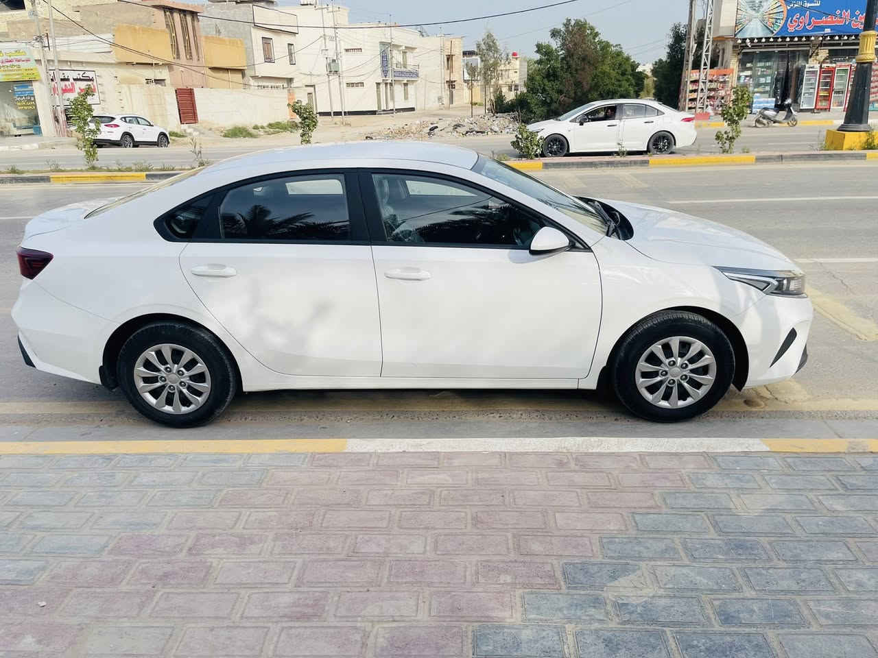 سيراتو 2023 خليجي رقم بغداد مشروع وطني ماشية ٦٠ الف بيها رشة صبغ باب السائق بقدر شبرين مثل ما موظح بلصورة  السعر المطلوب 170 قابل للتفاوض مكان السيارة كربلاء المقدسة 
***********
