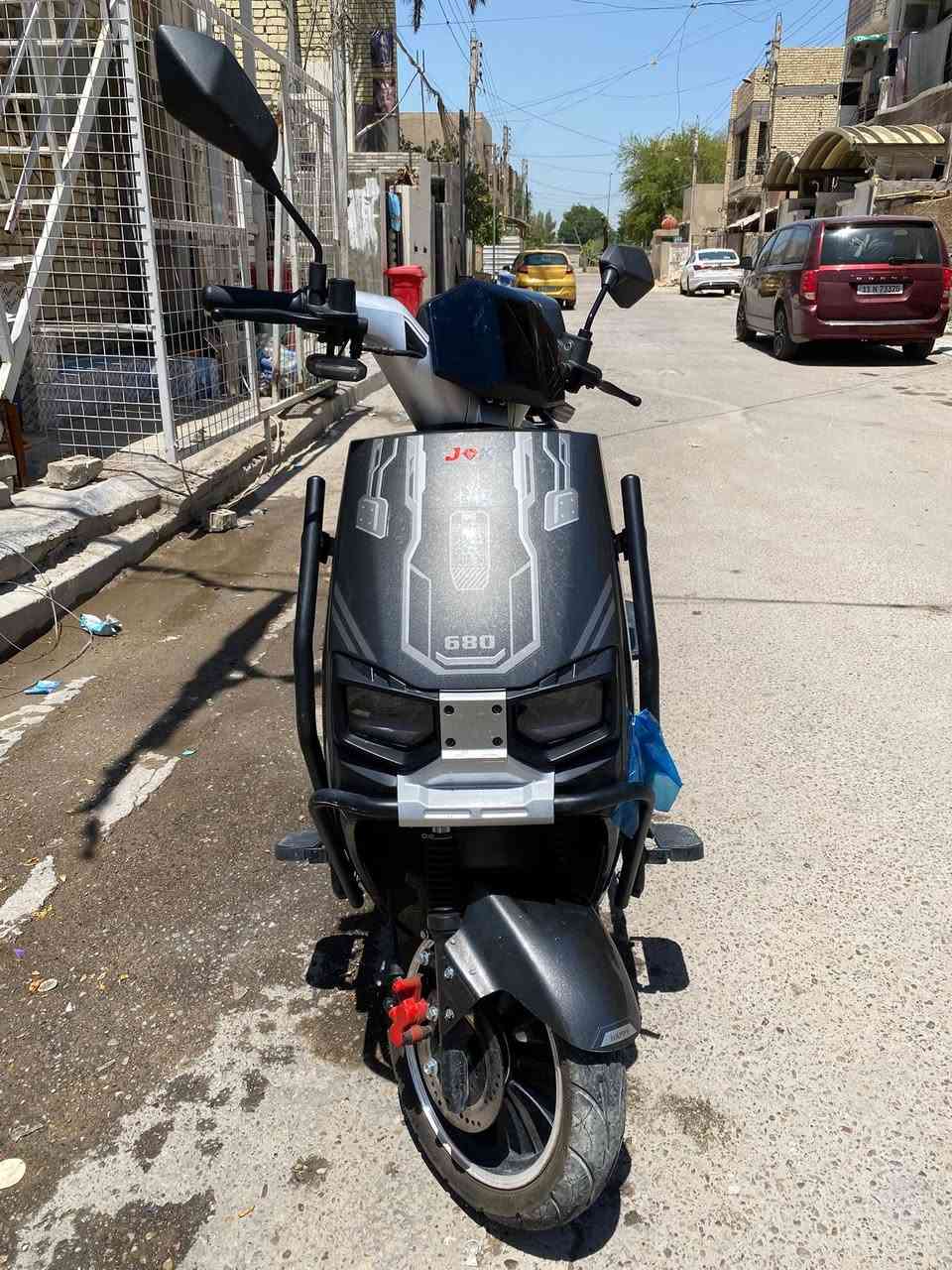 للبيع  داجه كامل مواصفاتهه جديده مأخذهه مصارلي شهر ماشيه شي قليل كامل معداتهه بصمتين وسويجين ألون رصاصي بطاريات ٦ ملفات ١٥٠٠رقمي ***********
