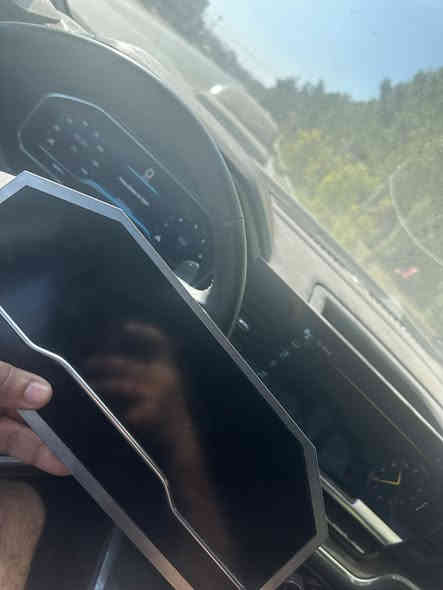 توفر شاشه دشبول اصلي جديد شغال ضمان ٣ قطع موجوده 
توصيل متوفر ٣ قطع عندي فقط 
سعر القطعه 400$ فقط 
ترهم تاهو /سلفرادو /جمسي /شوفر وجمسي الحديث 
***********
مكاني بغداد البنوك توصيل موجود
