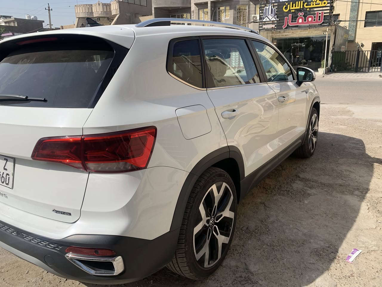 السلام عليكم
فولكس واغن تاوس 2023    SEL Plus 

اعلى فئه بل تاوس 

بصمتين 

بدون ايرباك حادثها جاملغ جهة السايق امامي وشويه من البنيد ماشية ٣٠ الف ميل 

سياره جاهزه وكامله من كلشي 

مكاني بغداد الجديده النعيريه 

*********** 

3VV2X7B27PM304771

وهذا رقم الشاصي مالتها
