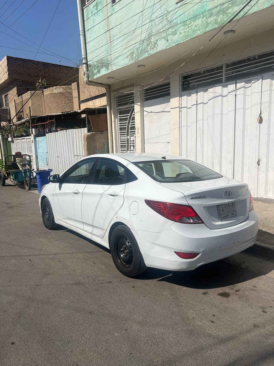 السلام عليكم اكسنت موديل ٢٠١٦ بيها طخات بسيطه وتبريد نقص غاز السعر ٨٩وبيها مجال  الاستفسار الاتصال ع رقم مكلف بلنشر *********** محرك ١٦٠٠
