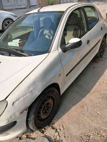 السلام عليكم بيجو ٢٠٦ الموديل ٢٠٠٩ بغداد اللون ابيض كير محرك صدر جيد تحويل حديد ***********بغدادالسيديه تقاطع درويش عمارات الكويتي  السياره بييه طخات حادث قوي ماكو بدون صبغ وبدون معحون بغداد
