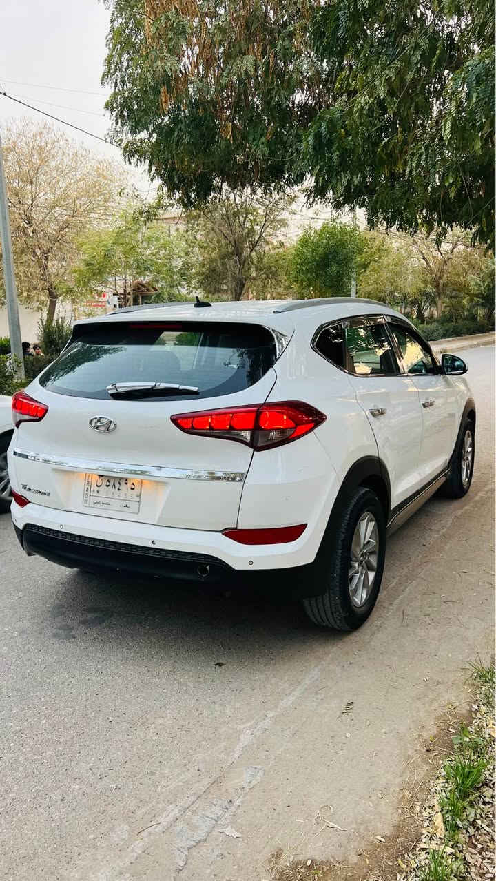 السلام عليكم توسان وارد امريكي بدون حادث فقط رش قطعتين بالعراق 2017 ماشيه 95 الف كير محرك مكفولات حدادية تبريد تاير جاهزة سعر 145 اي استفسار اتصل *********** بغداد, العراق
